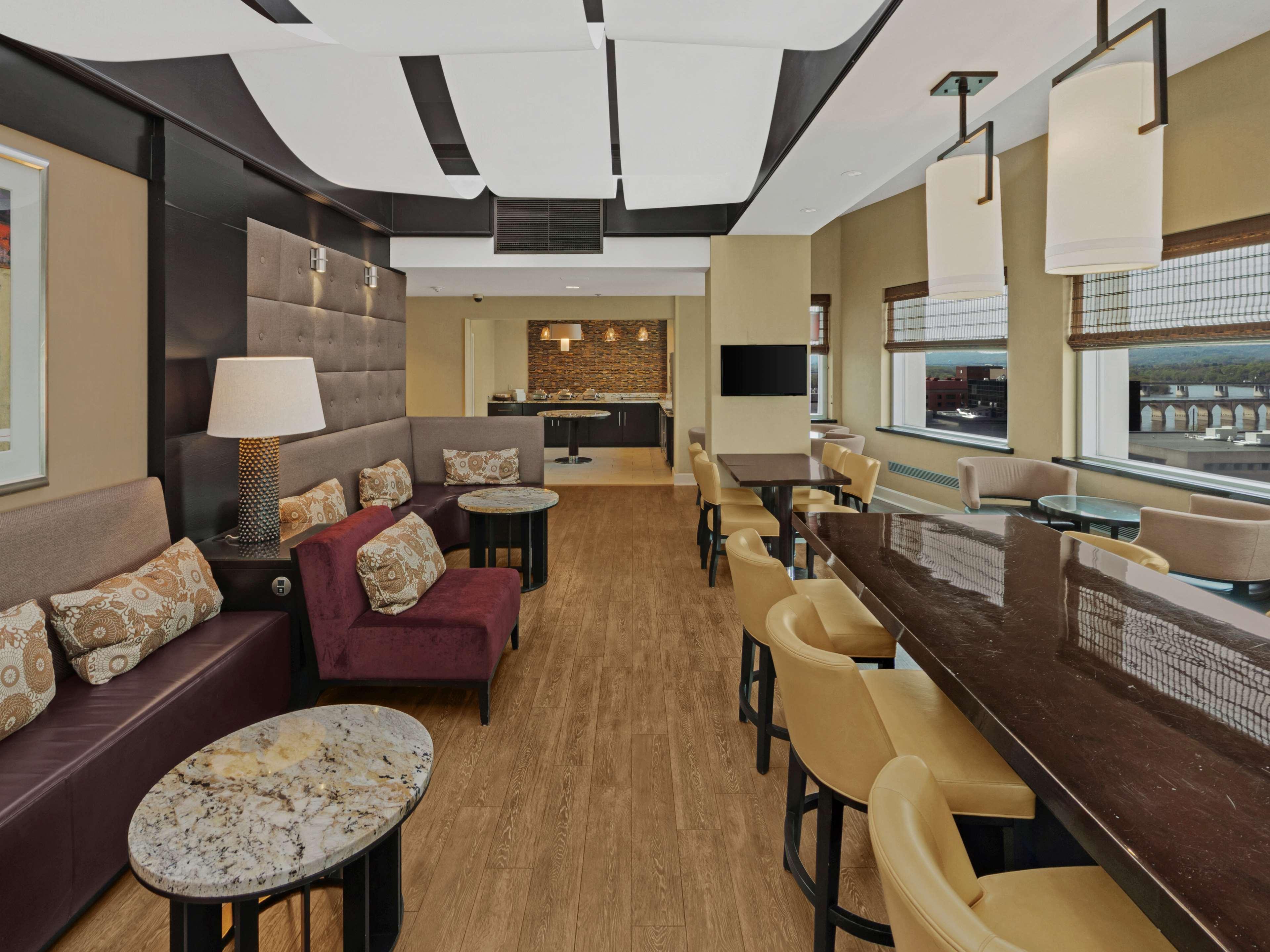 Hilton Harrisburg Near Hershey Park Екстериор снимка